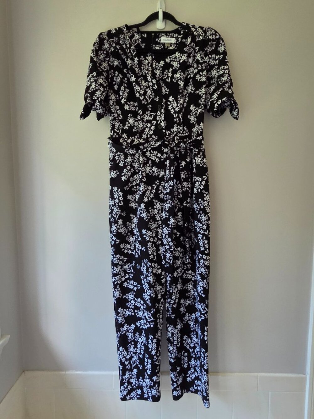 Calvin Klein Floral Tie Sleeve Ankle Crop Jumpsuit Women's Size 6 Black White